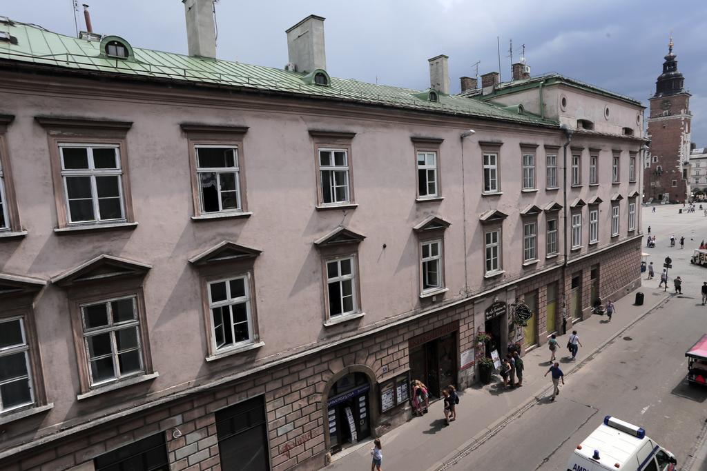 Sleeping In Krakow Main Market Exterior foto